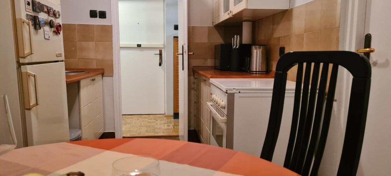 Grey Novi Apartment Belgrade