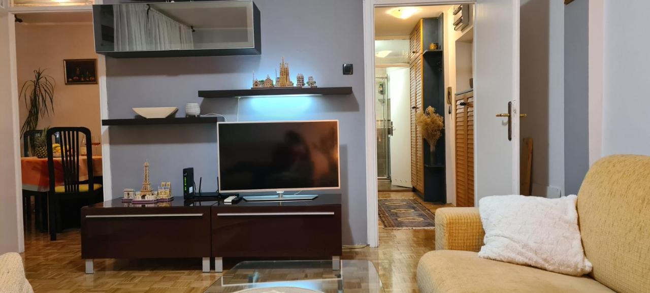Grey Novi Apartment